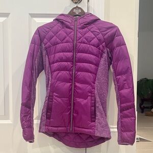 Lululemon Women's Violet Puffer Jacket with hood size 4